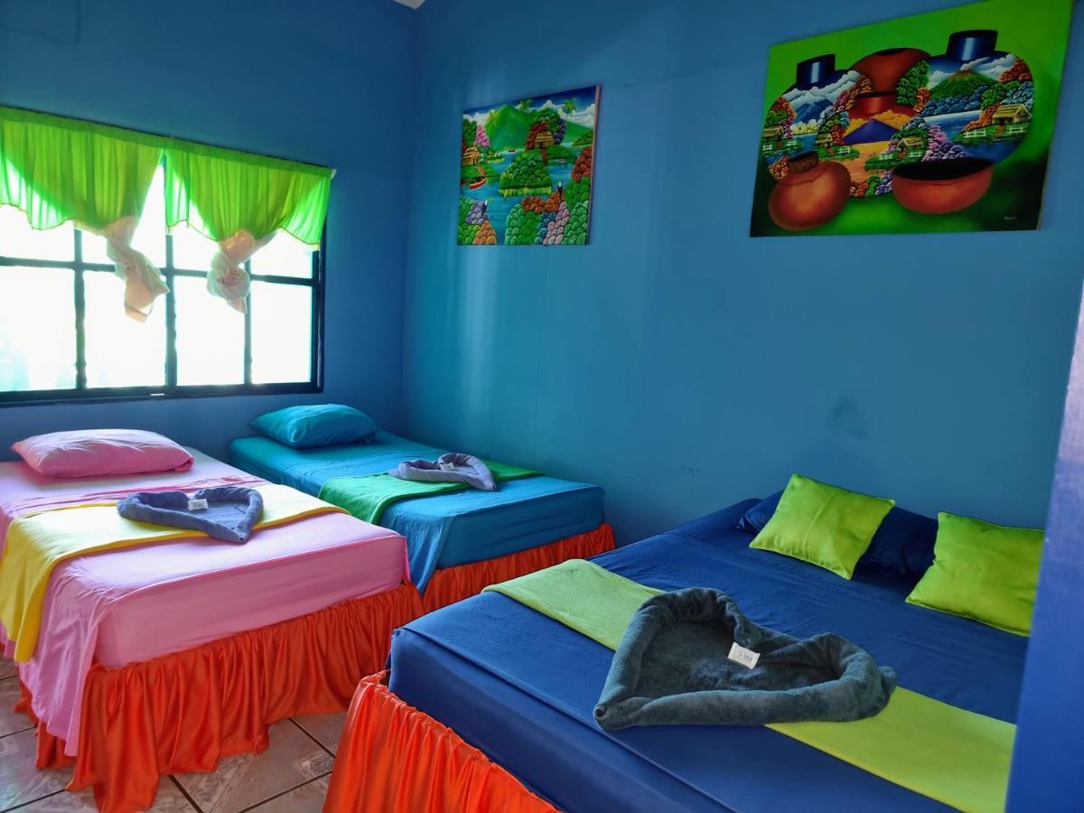 Cabinas Tortuguero Natural Hostel ภายนอก รูปภาพ