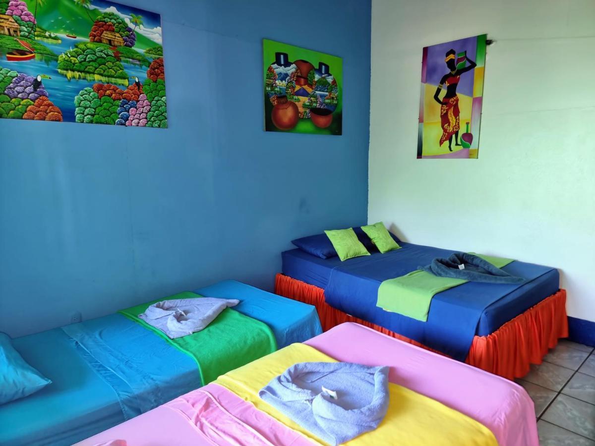 Cabinas Tortuguero Natural Hostel ภายนอก รูปภาพ