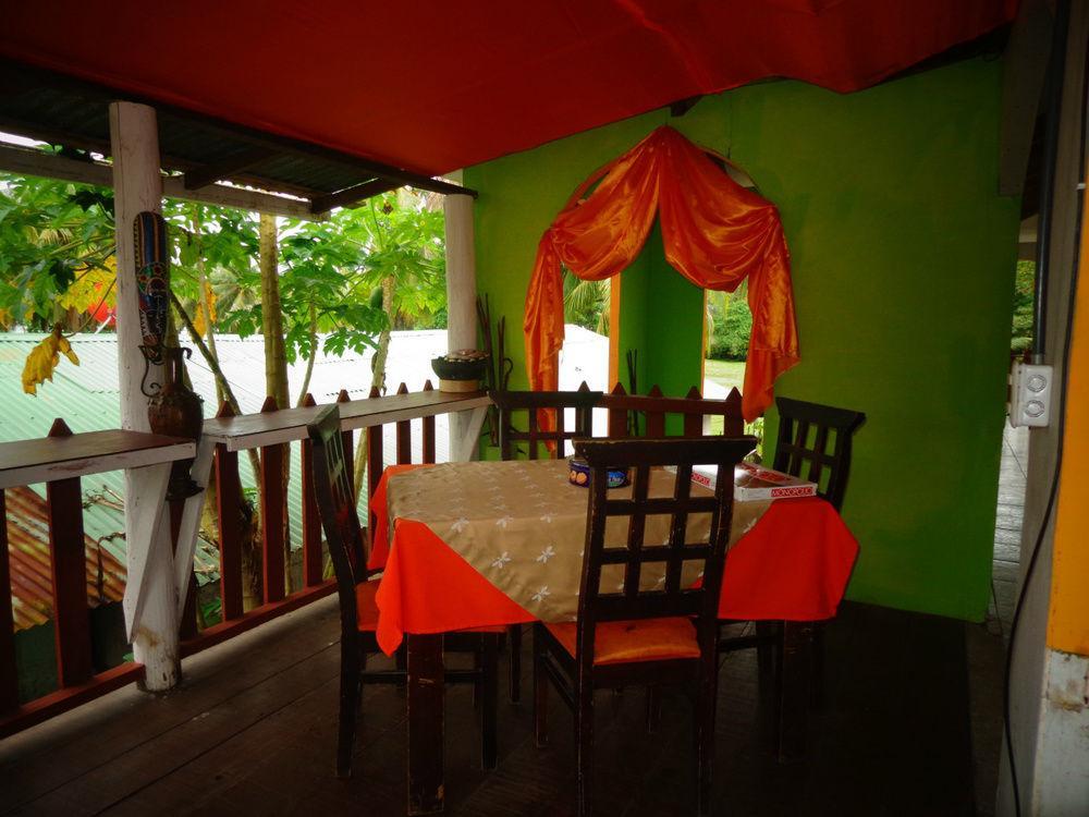Cabinas Tortuguero Natural ภายนอก รูปภาพ