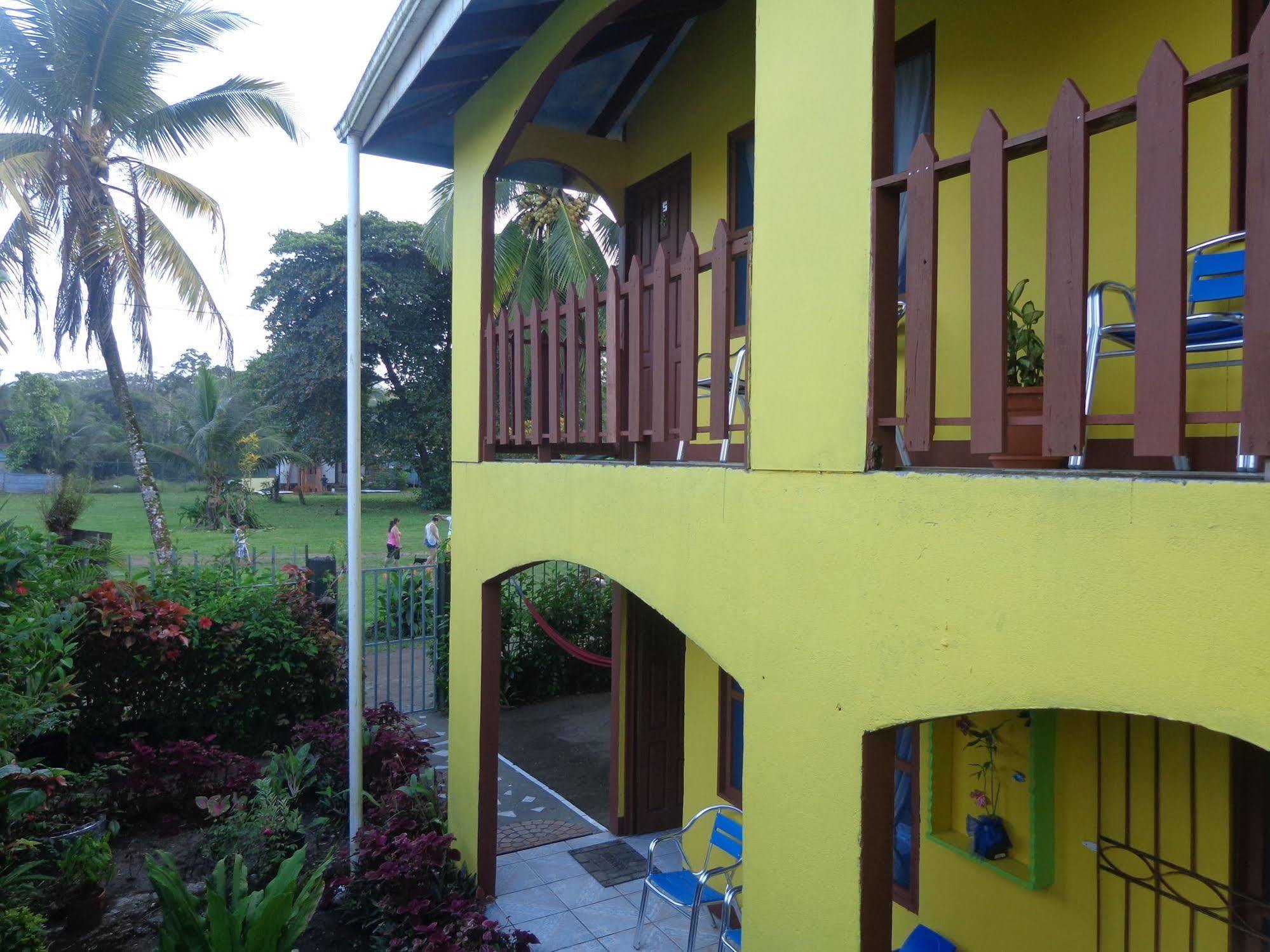 Cabinas Tortuguero Natural ภายนอก รูปภาพ