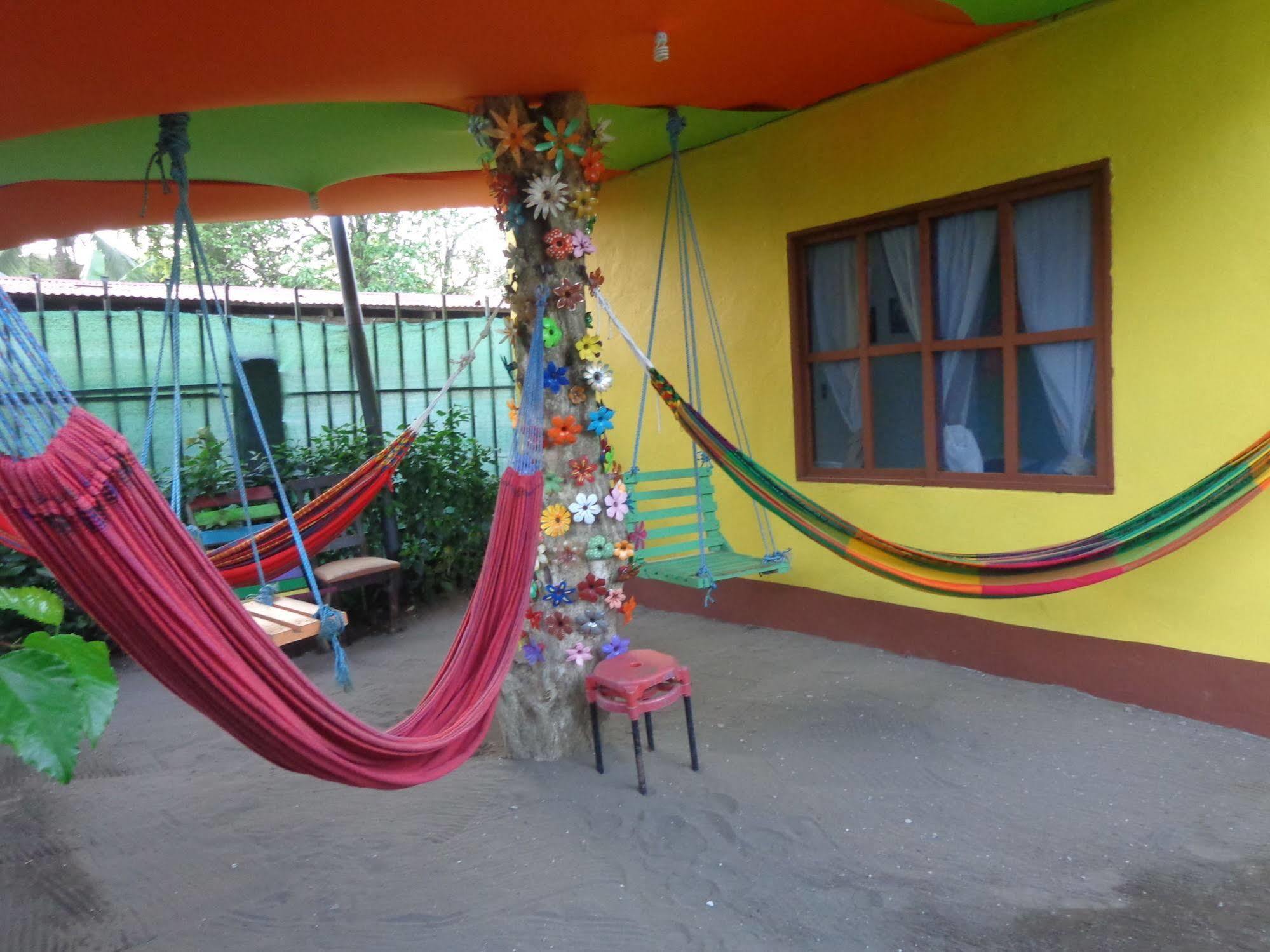 Cabinas Tortuguero Natural Hostel ภายนอก รูปภาพ